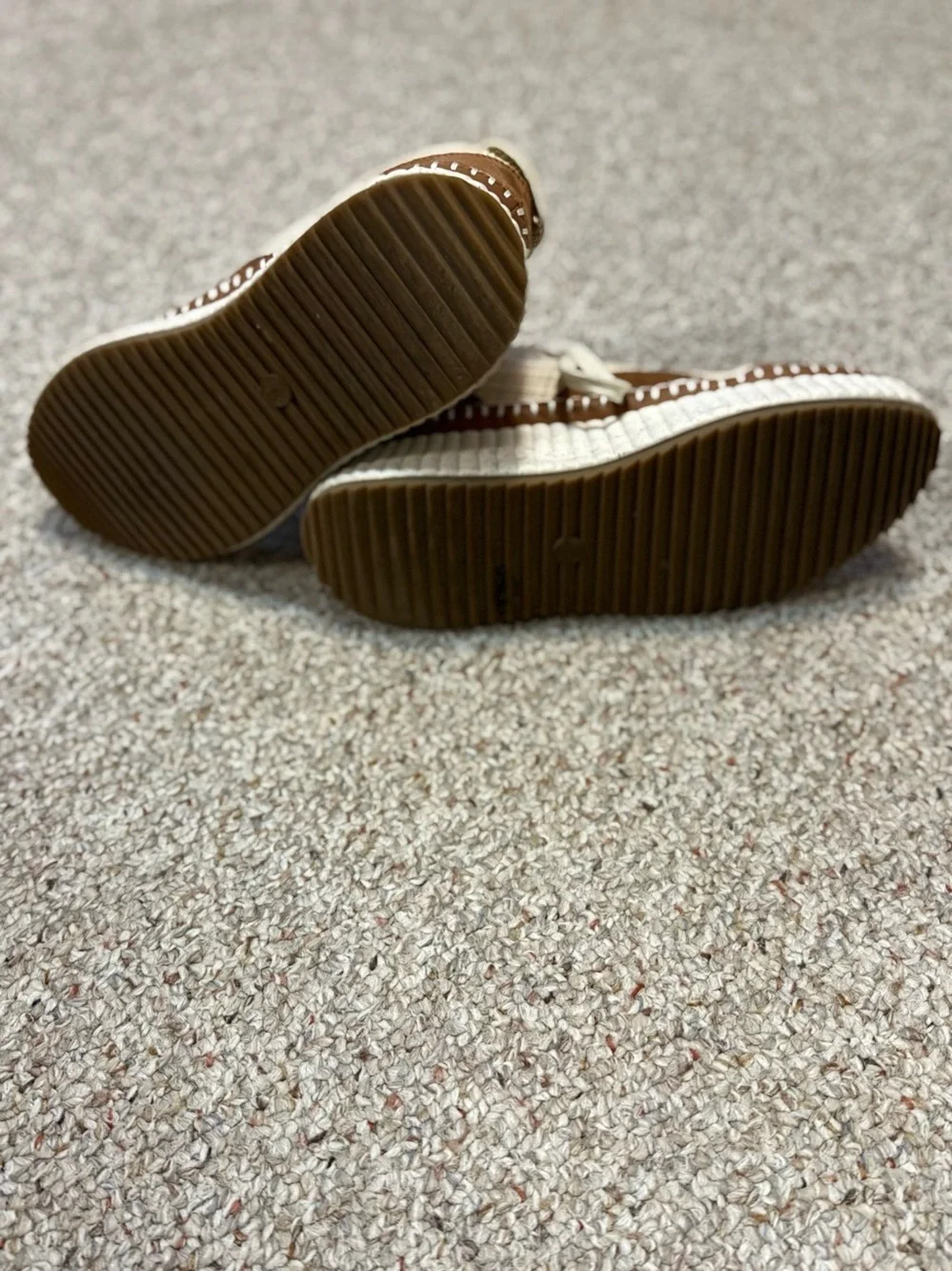 Universal Thread Cream and Tan Platform Sneaker